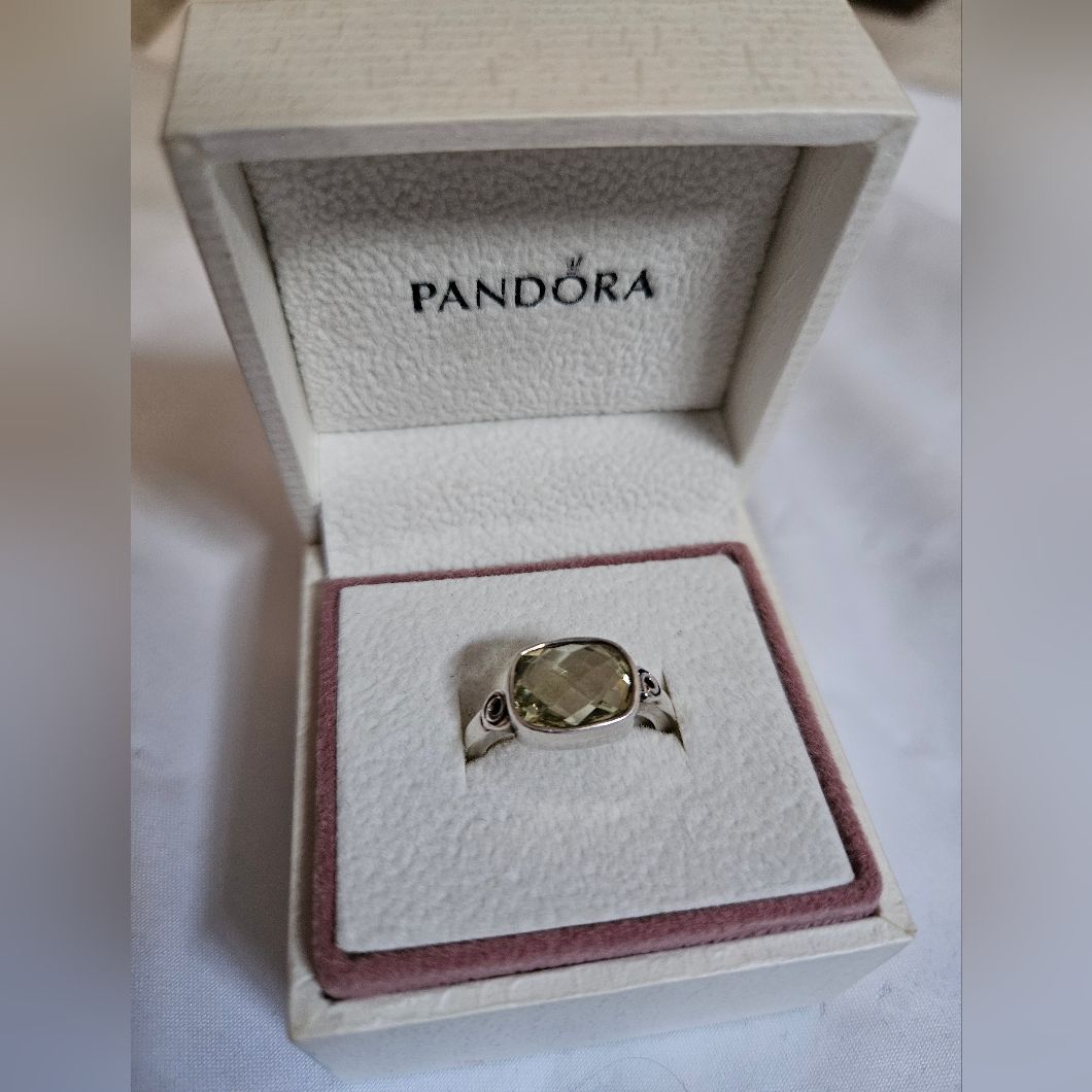 Pandora Retired/Rare Karma Lime Green Stone Sterling Silver Ring Size 5